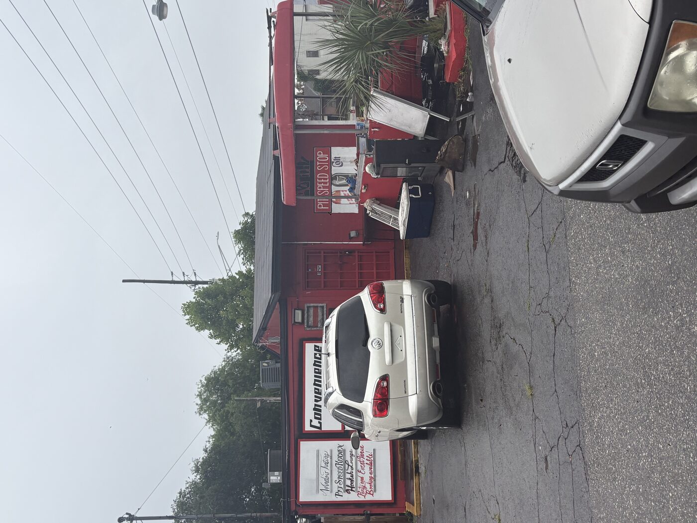 PIT SPEED STOP convenience store
